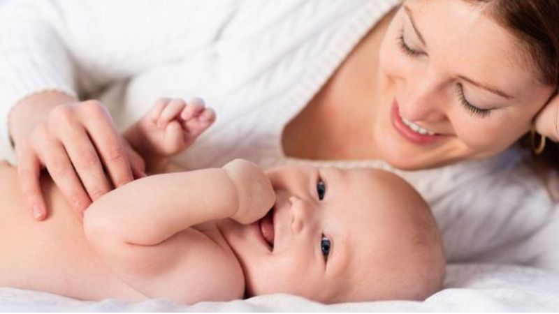 seorang ibu dan bayinya